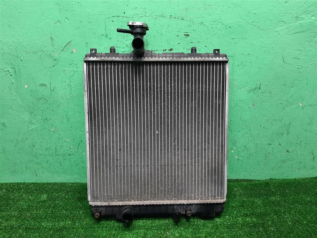 Радиатор охлаждения для Suzuki Ignis 1770083E00 от компании Авторазбор Моторист-НН - фото 1