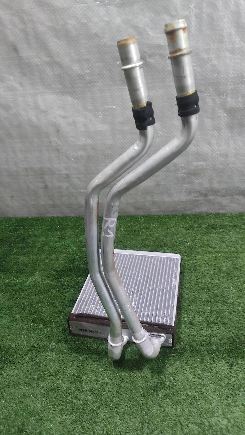 Радиатор отопителя для Ford Fiesta (CB1) 1743436 от компании Авторазбор Моторист-НН - фото 1