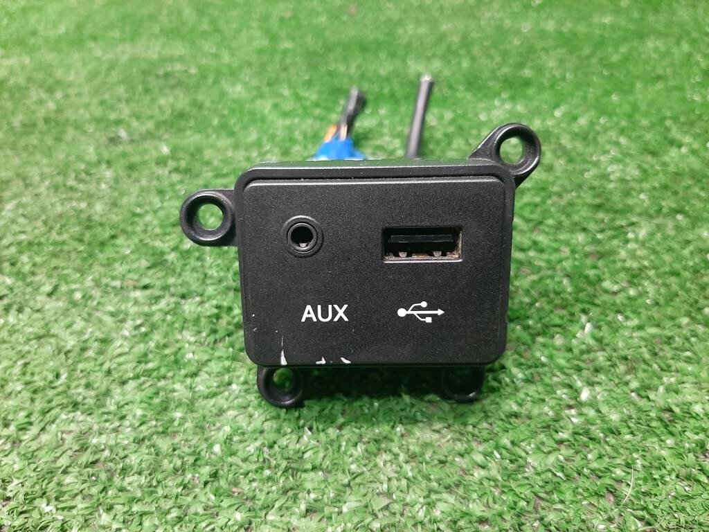 Разъём AUX для Ssangyong Actyon NEW (CK) 8917034001 от компании Авторазбор Моторист-НН - фото 1
