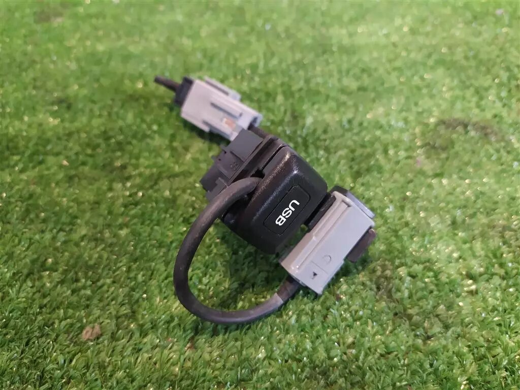 Разъем USB для Honda Accord 8 (CU) 39114TL0003 от компании Авторазбор Моторист-НН - фото 1