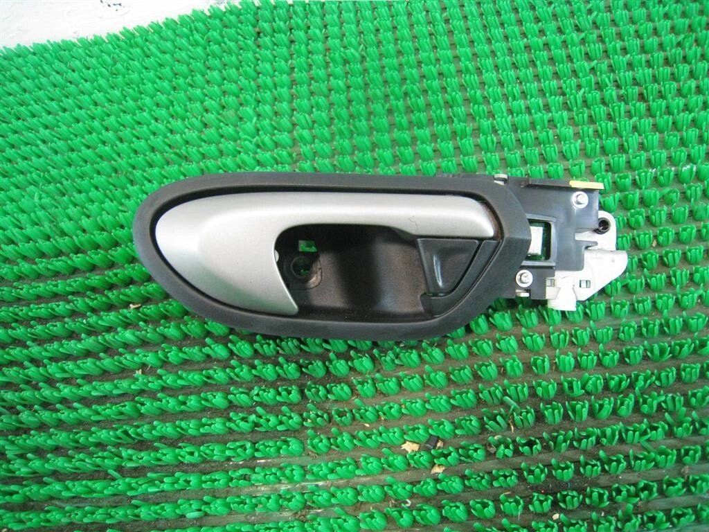 Ручка двери внутренняя правая для Honda Civic 4D (FD) 72120SNAA21ZB от компании Авторазбор Моторист-НН - фото 1