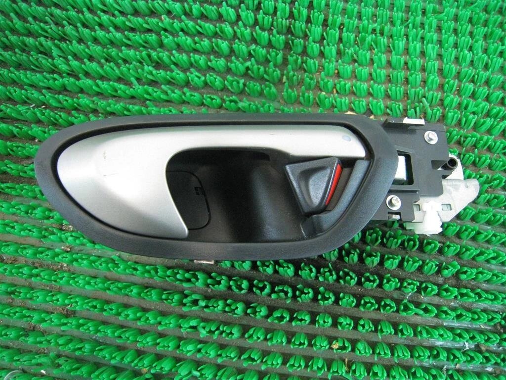 Ручка двери внутренняя правая для Honda Civic 4D (FD) 72620SNAA21ZB от компании Авторазбор Моторист-НН - фото 1