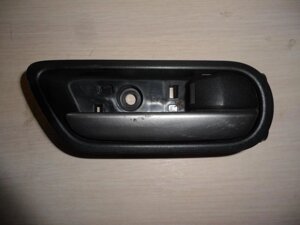 Ручка двери внутренняя правая для Mazda 3 (BL) BBM472330C02