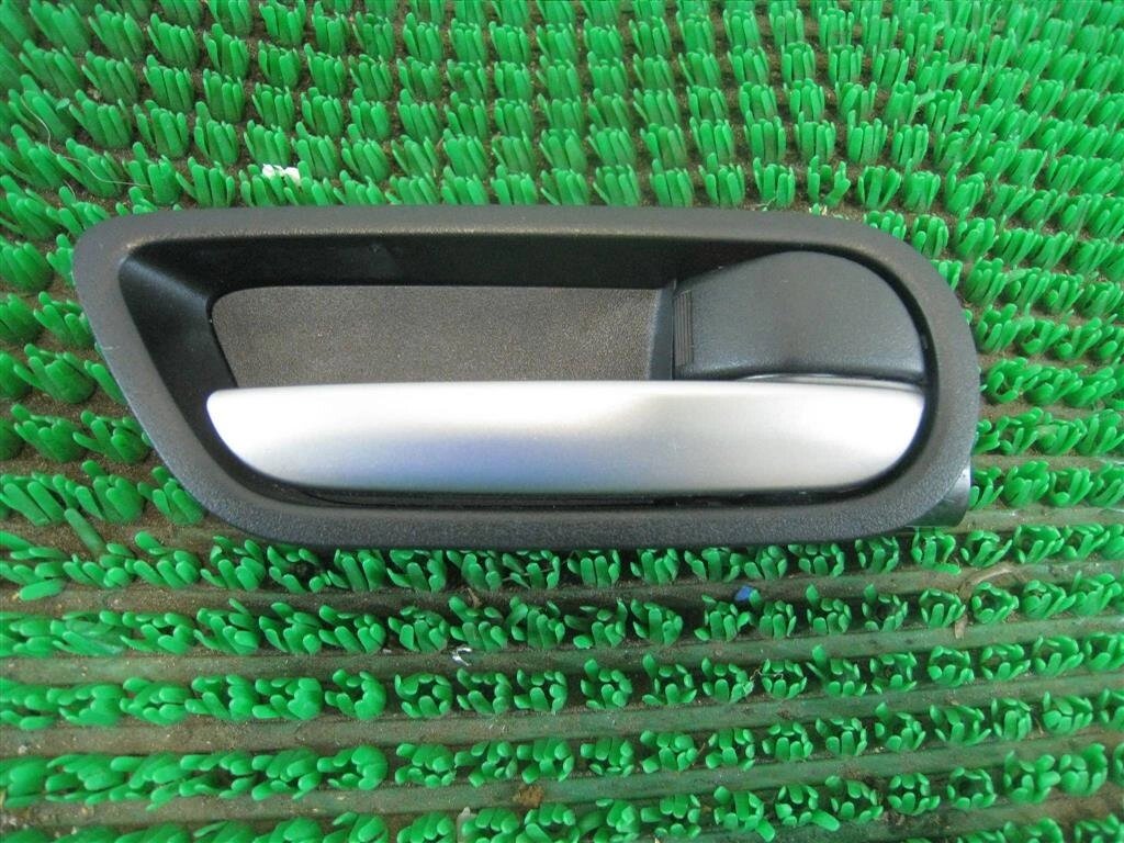 Ручка двери внутренняя правая для Mazda 3 (BL) BBM472330C02 от компании Авторазбор Моторист-НН - фото 1