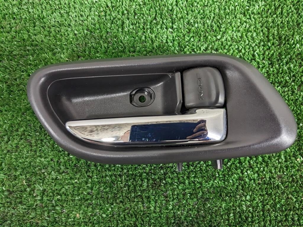Ручка двери внутренняя правая для Subaru Forester SG/S11 61051SA021ML от компании Авторазбор Моторист-НН - фото 1