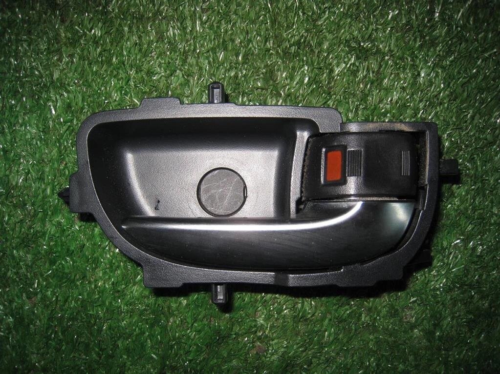 Ручка двери внутренняя правая для Toyota Auris E18 6920502330C0 от компании Авторазбор Моторист-НН - фото 1