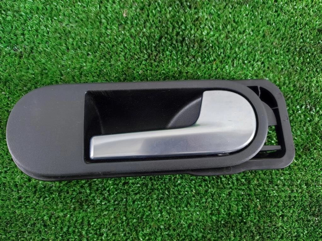 Ручка двери внутренняя правая для VOLKSWAGEN Golf Plus 5M0837114 от компании Авторазбор Моторист-НН - фото 1