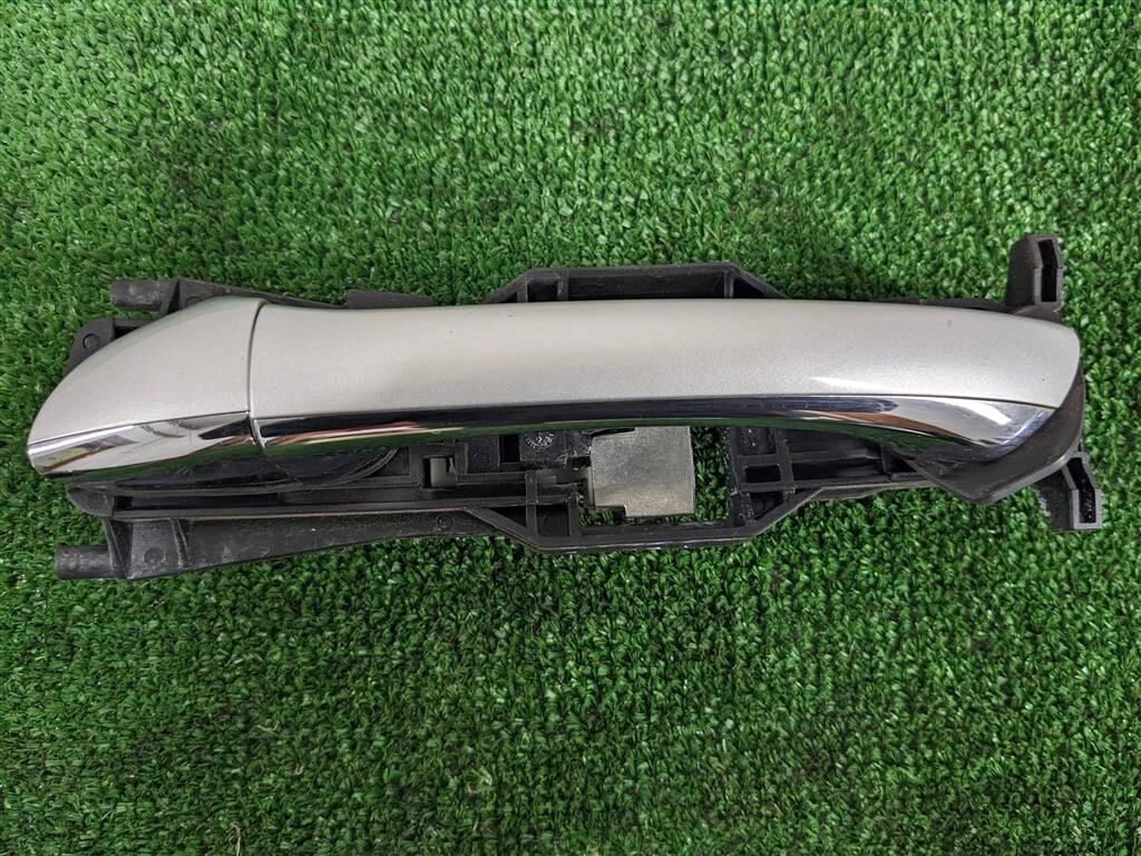 Ручка наружная двери передней левой для Mercedes Benz E-class W211 A2037600734 от компании Авторазбор Моторист-НН - фото 1