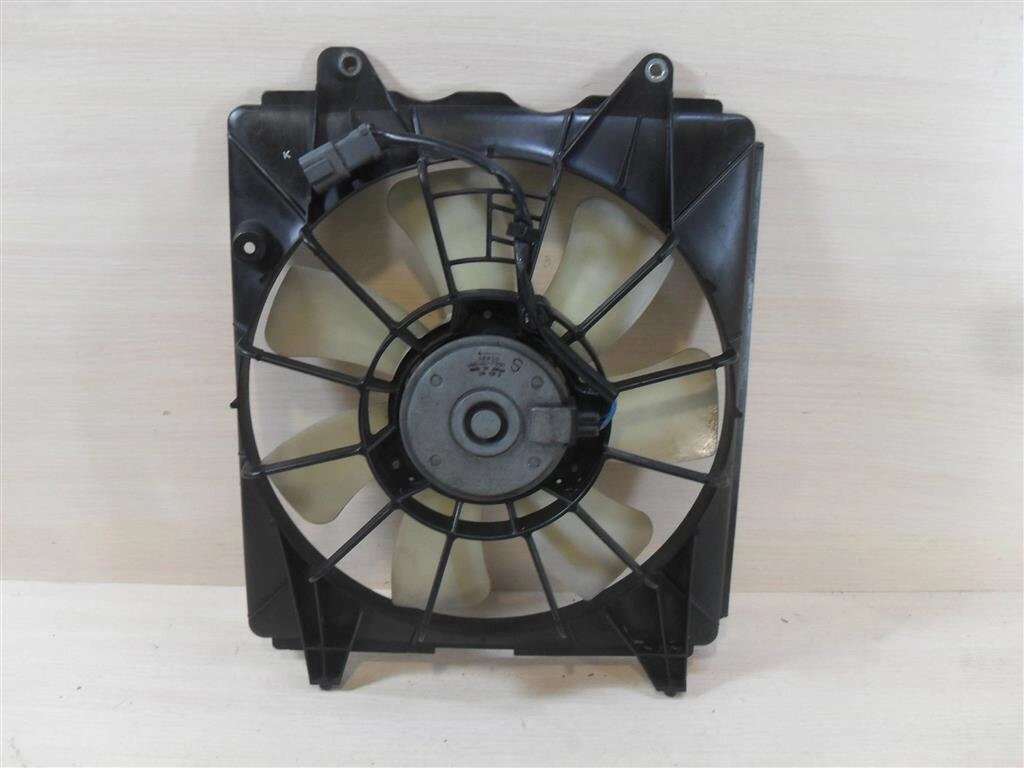 Вентилятор охлаждения ДВС для Honda Civic 4D (FD) 19030RMXA51 от компании Авторазбор Моторист-НН - фото 1