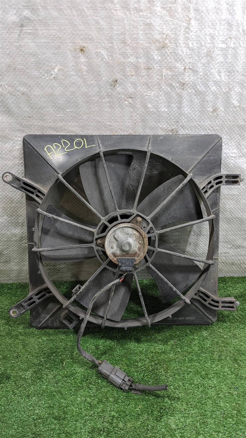 Вентилятор охлаждения ДВС для Honda CR-V 2 (RD5) 19015PNLG01 от компании Авторазбор Моторист-НН - фото 1
