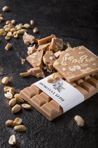 Шоколад со вкусом соленой карамели с арахисом 100 гр.