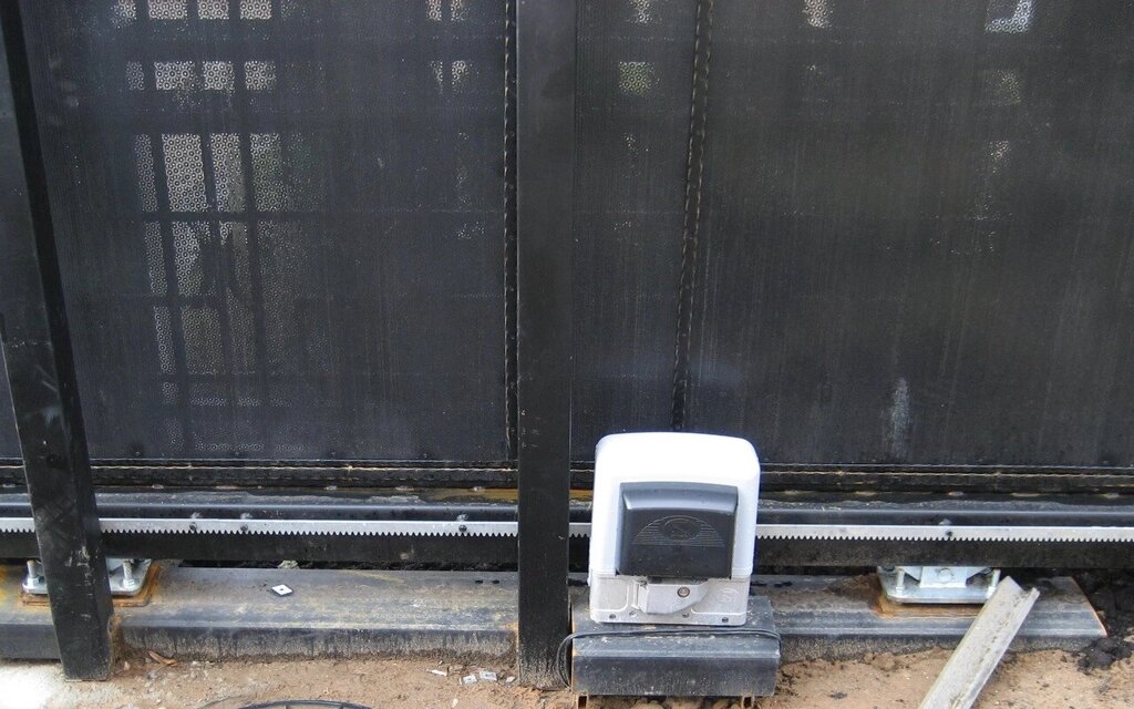 Автоматика для откатных ворот от компании Ковка-Трейд - фото 1
