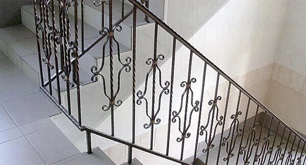 Кованые перила для лестницы ##от компании## Ковка-Трейд - ##фото## 1