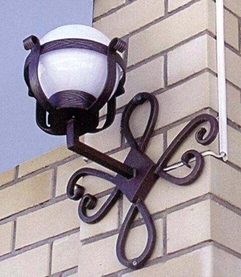Кованый  фонарь от компании Ковка-Трейд - фото 1