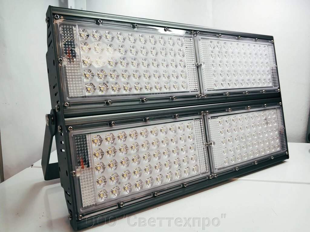 Модульный прожектор  4-модуля  P 200w DDS от компании ООО "Светтехпро" - фото 1
