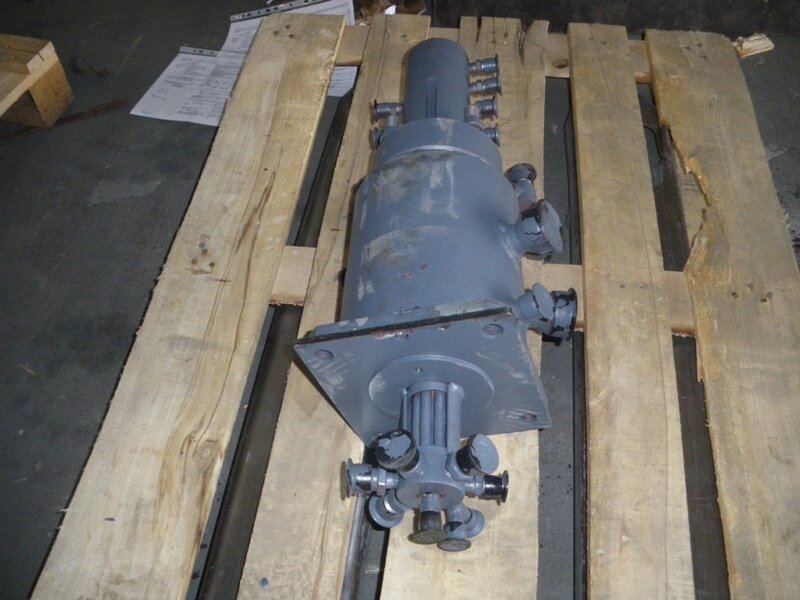 Центральный коллектор экскаватора ек 12. Коллектор центральный 314-02-71. Коллектор центральный 314-02-71. Поворотный коллектор экскаватора ек 14. Коллектор ек 12.