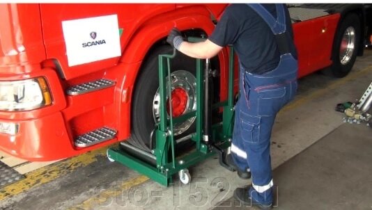 Тележка для снятия/установки колес грузовых автомобилей WD 500 от компании Дилер-НН - оборудование и инструмент для автосервиса и шиномонтажа - фото 1