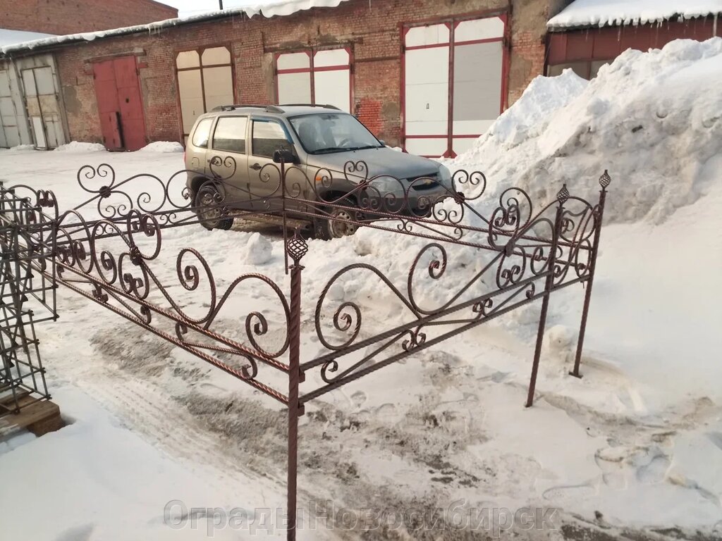 Оградка могильная с полимерным покрытием 2х2 от компании ОградыНовосибирск - фото 1