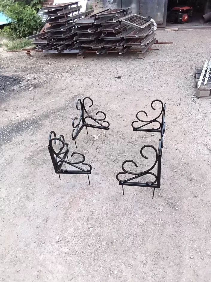 Уголки на могилу: что это, для чего нужны и какие бывают? - фото pic_242c63fd9ef0889686136a2b3e272e69_1920x9000_1.webp