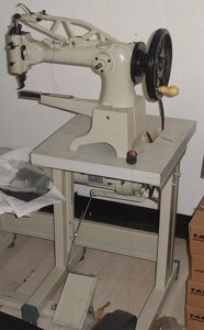 Машинка швейная обувная с электрическим приводом