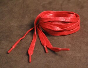 Шнурки плоские вощенные 8мм 120см красный
