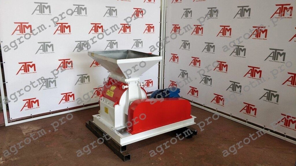 Дробилка для зерна и кормов молотковая роторная  ДЗР-45 от компании Агротехмаш-55 - фото 1