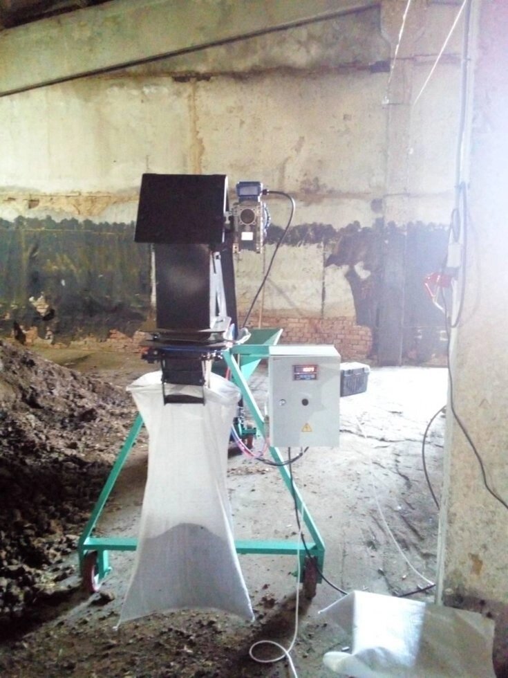 Фасовочное оборудование (для грунта, торфа, удобрений, стружки, щепы) от компании Агротехмаш-55 - фото 1