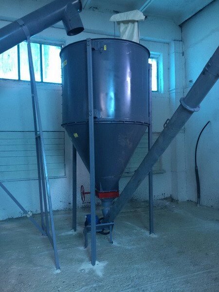Силос (бункер накопительный) для сыпучей продукции БСП-10 от компании Агротехмаш-55 - фото 1