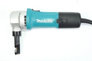 Ножницы элек. MAKITA JN1601 выруб,550Вт,2200об/м, рез-1.6мм,1.6кг, кор, Rреза-50мм