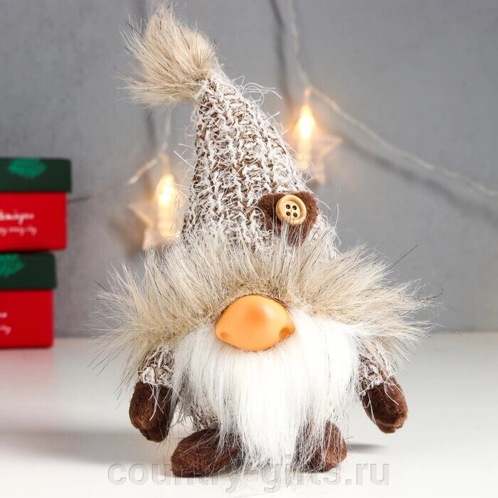 Новогодний гном в вязанном колпаке с мехом от компании CountryGifts - фото 1