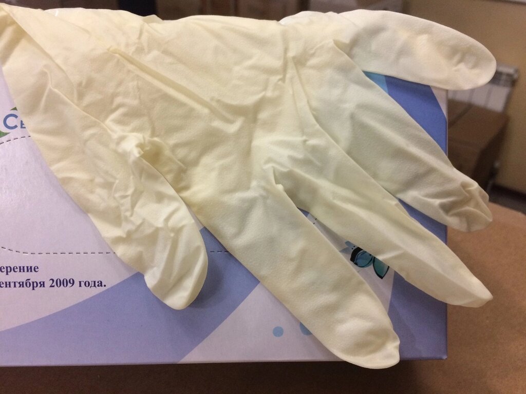 Перчатки ЛАТЕКС размер S опудренные, нестерильные, гладкие, 100шт/уп (TOP GLOVE, Малайзия) от компании ООО "Медлаб" - фото 1