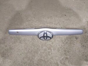 Накладка крышки багажника 7681133170A0 Toyota Camry 40 Тойота Камри 40 2,4л.