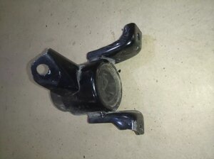 Опора двигателя правая GR1A39060B Mazda 6 GG Мазда 6