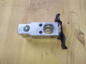 Клапан кондиционера 8851502070 Toyota Corolla E120 Тойота Королла E120