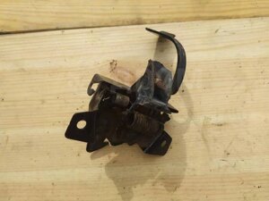 Замок капота 811302E000 Hyundai Tucson JM Хендай Туксон