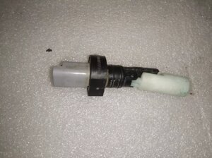 Датчик уровня в бачок омывателя 7700812408 Nissan Navara D40 Ниссан Навара Д40