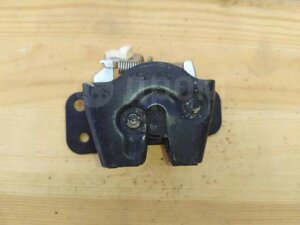 Замок багажника 812302E010 Hyundai Tucson JM Хендай Туксон