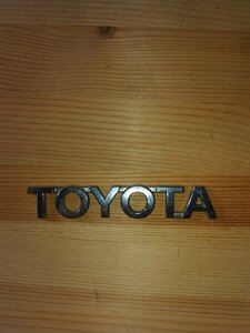 Эмблема на крышку багажника Toyota Corolla 150 Тойота Королла 150