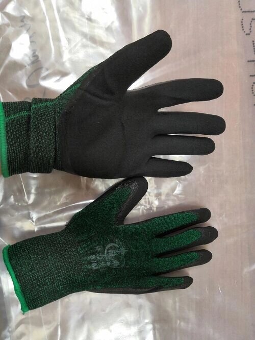 Перчатки ПЕНА облив черным Корея (L) зеленые от компании ООО "Компания Промметиз" - фото 1