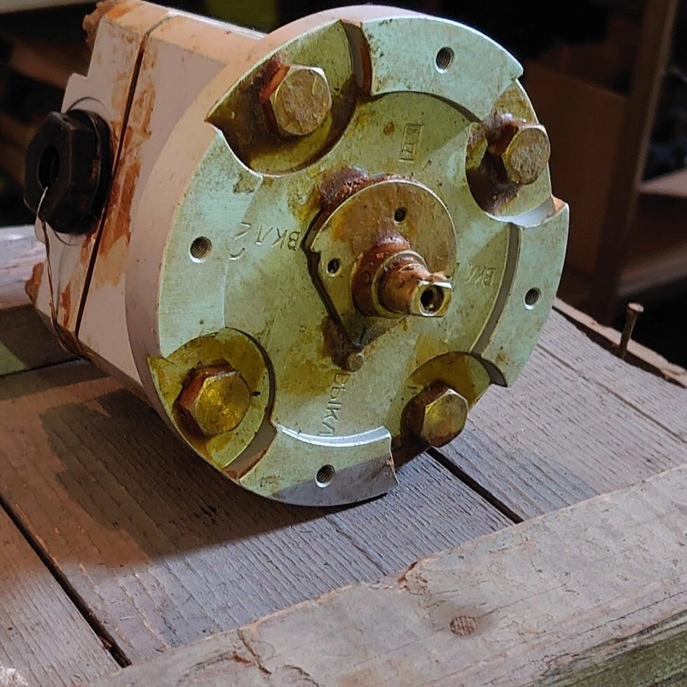 Клапан предохранительный ГА-197 с хранения от компании Тех-Деталь96 - фото 1