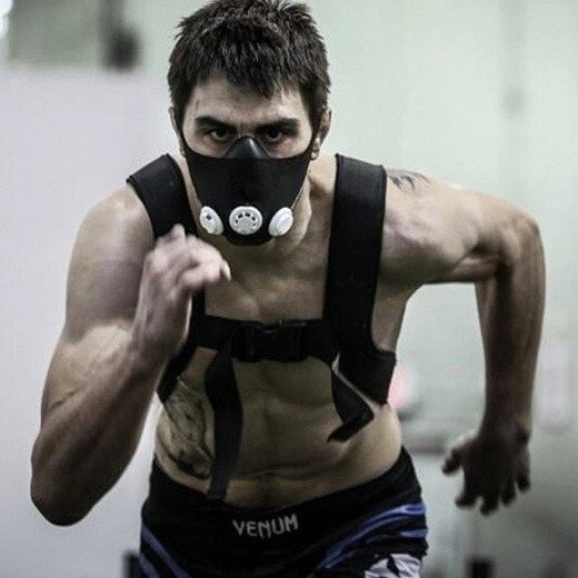 Респиратор тренировочный, маска для бега и развития дыхательной системы от компании Интернет-магазин "Спорттовары24" - фото 1