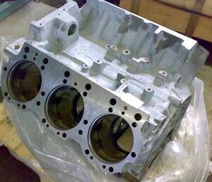 Блок цилиндров для двигателя ЯМЗ-236 старого образца (капитальный ремонт) 236-1002012-Г3