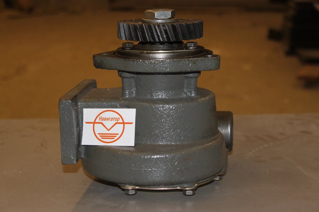 Водяной насос двигателя ЯМЗ-240 240-1307010 - характеристики