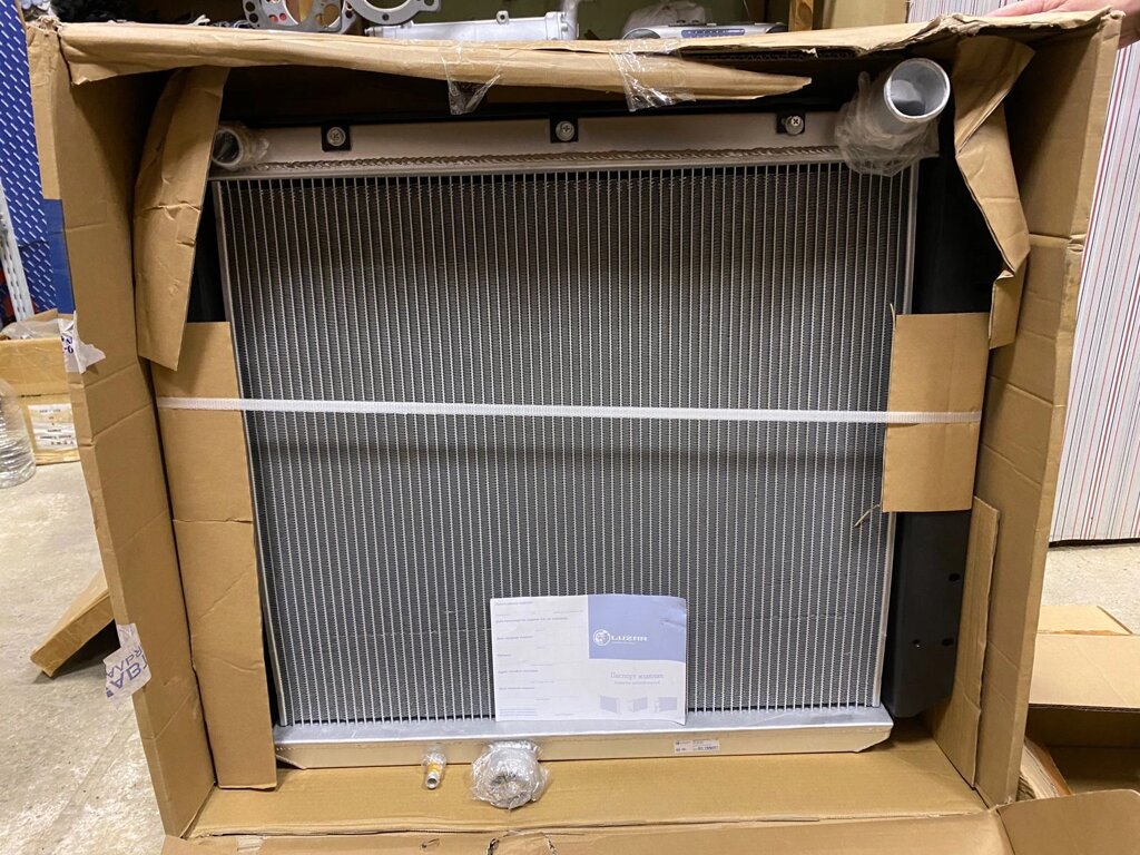 Радиатор охлаждения ЗиЛ-4331 3-х рядный 4331-1301010-01 от компании ООО  "ДИЗЕЛЬ-НАВИГАТОР" - фото 1