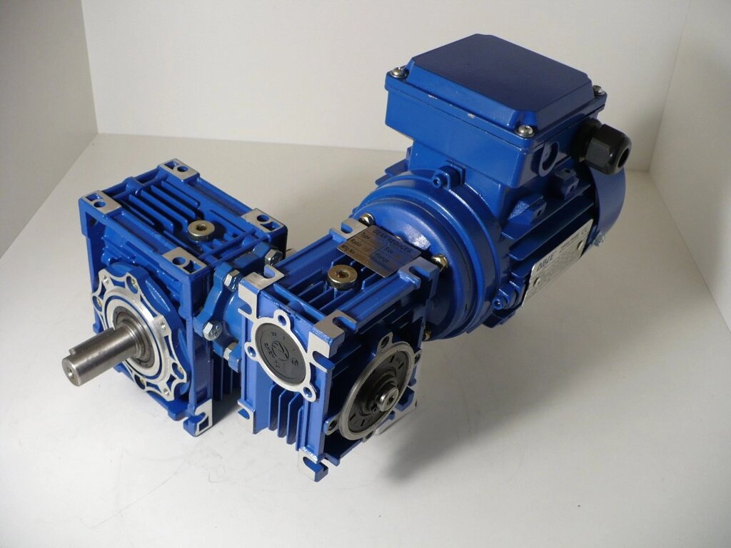 Мотор-редуктор двухступенчатый DRV030/40-MS56/0,06кВт*1500об/мин от компании М-Привод - фото 1