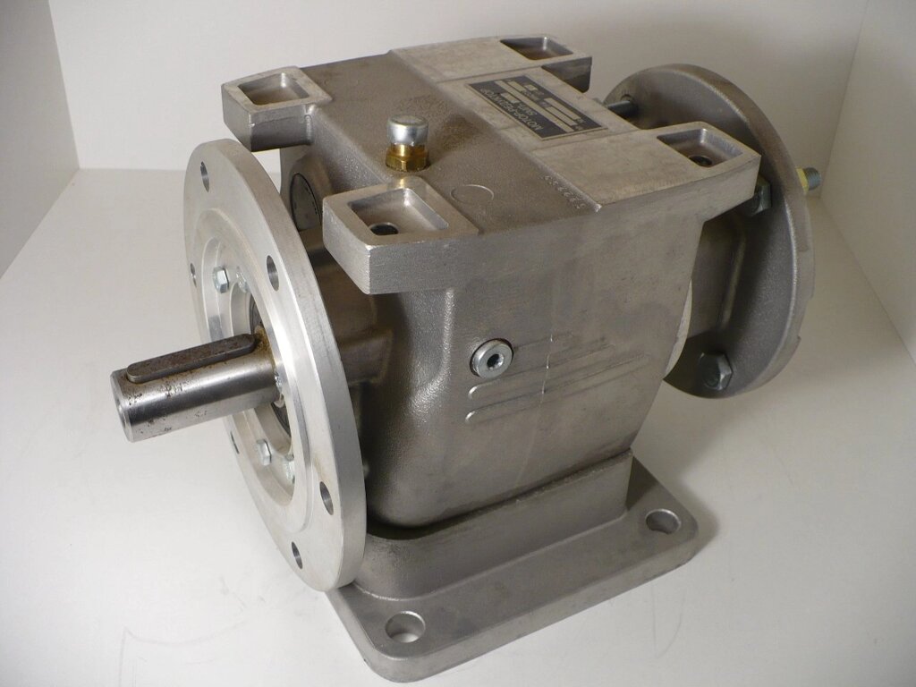 Мотор-редуктор соосно-цилиндрический 5мп 31,5-12,5-112-1,1-110 от компании М-Привод - фото 1