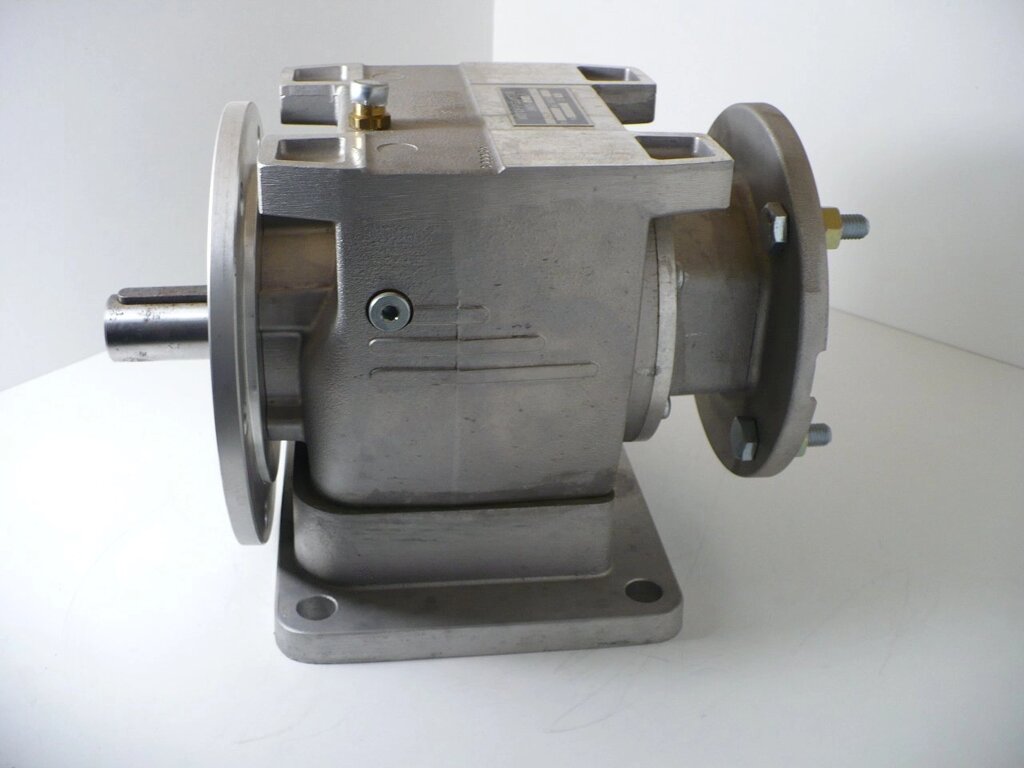 Мотор-редуктор соосно-цилиндрический 5мп 31,5-16,4-90-1,1-110 от компании М-Привод - фото 1