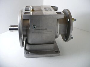 Мотор-редуктор соосно-цилиндрический 5мп 31,5-16,4-90-1,1-110