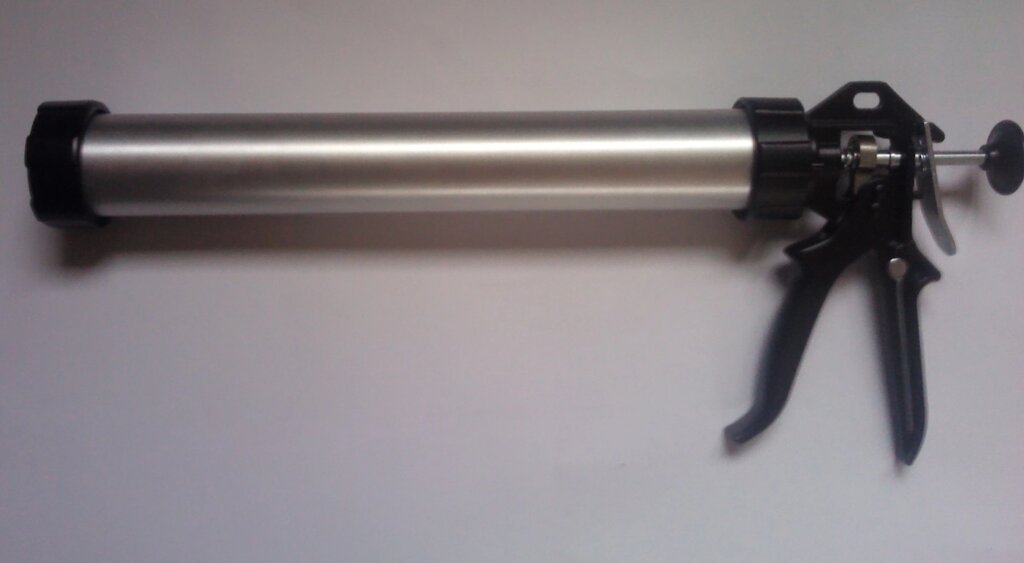 Пистолет для герметика 600 мл ручной усиленный от компании СТМ - фото 1
