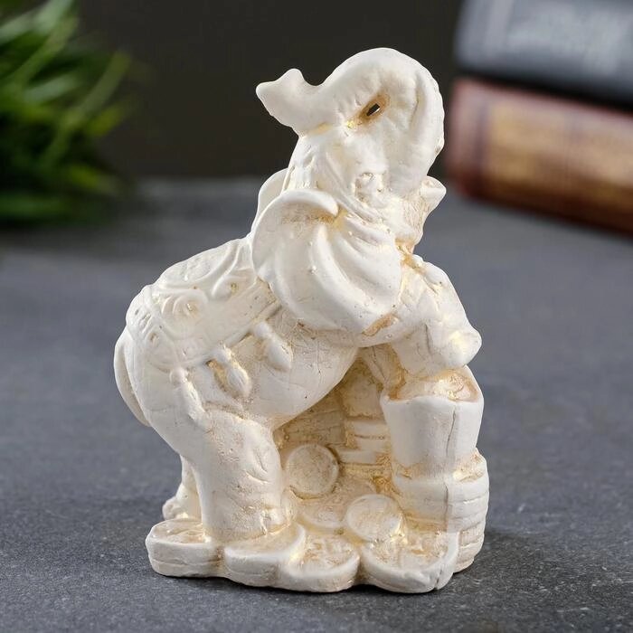 Фигура "Слон со слоненком на деньгах" позолота, 6,5*10*7см от компании Магазин сувениров и подарков "Особый Случай" в Челябинске - фото 1